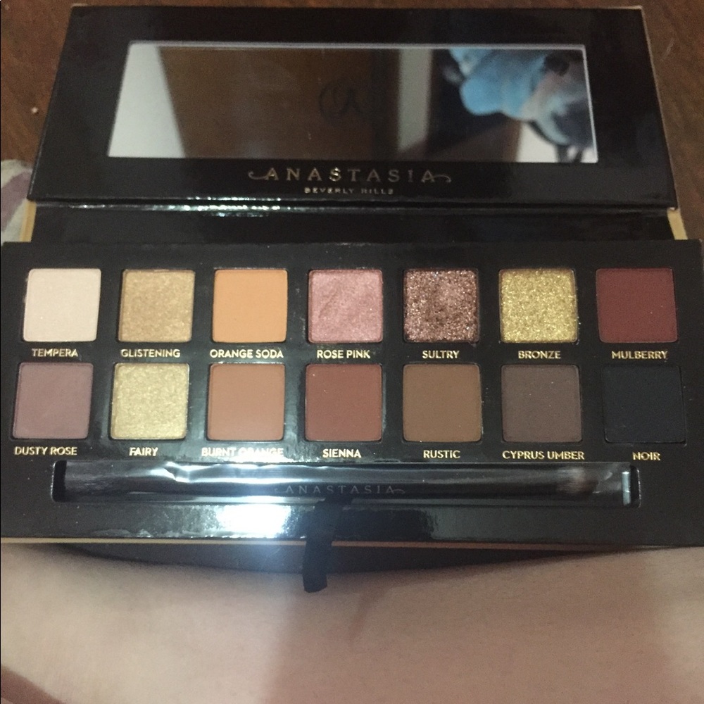Anastasia Soft Glam Eyeshadow Palette